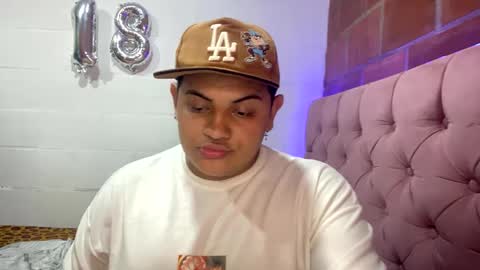 jason_boy_ online show from December 11, 2024, 9:01 pm