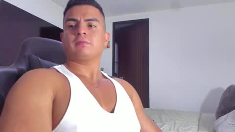 JBrooksXx online show from February 18, 2025, 1:21 am