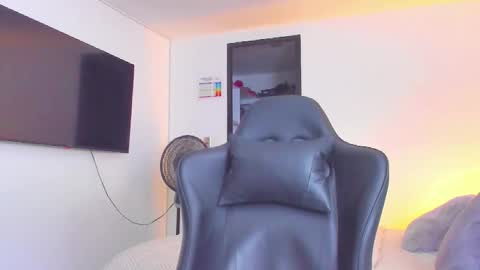 JBrooksXx online show from September 28, 2025, 8:47 pm