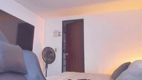 JBrooksXx online show from October 1, 2025, 7:09 pm