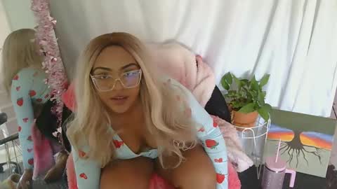 Snapshot of jassynicole chatting on January 12, 2025, 2:52 pm Jaslene Lovely online show from January 12, 2025, 2:52 pm