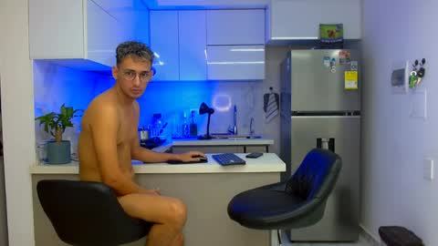 javier288038 online show from April 15, 2026, 9:27 am