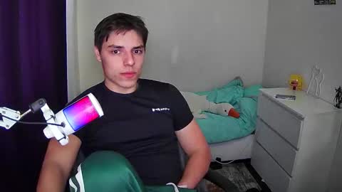 javi online show from November 2, 2025, 11:01 am