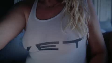 JAV online show from November 3, 2025, 7:37 pm