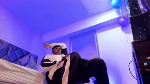 jax black online show from October 2, 2025, 12:12 pm