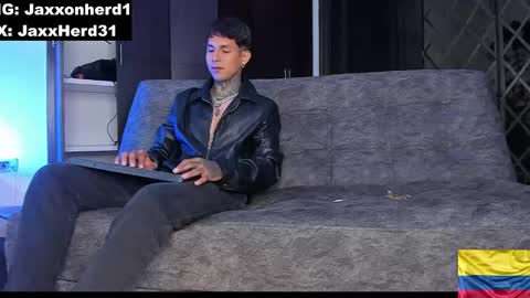 Snapshot of jaxxxonherd chatting on December 15, 2024, 4:29 am Michael online show from December 15, 2024, 4:29 am