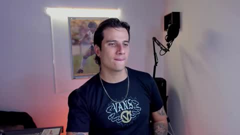 Snapshot of jayalvarrez_ chatting on October 27, 2025, 7:07 pm Jay Alvarrez online show from October 27, 2025, 7:07 pm