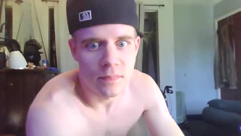 Snapshot of jaybrik92 chatting on October 22, 2025, 7:35 pm Jlio Delgauto online show from October 22, 2025, 7:35 pm