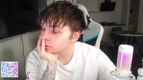 Jayce online show from April 21, 2026, 4:08 am