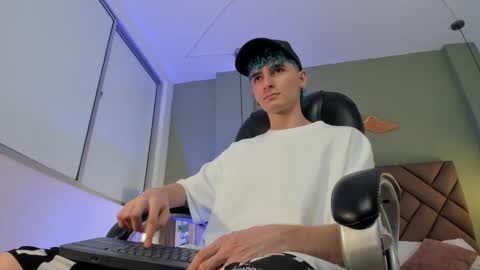 jaydenvillalobos online show from September 14, 2025, 8:41 pm