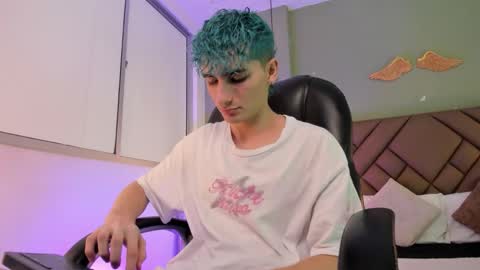 jaydenvillalobos online show from September 19, 2025, 2:07 pm