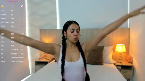 Jaylen Sweet OLINE  2 PM-10PM TIME COLOMBIA online show from October 23, 2025, 11:31 am