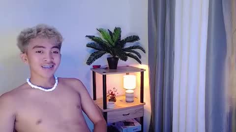 jaysee_hugecox online show from April 21, 2026, 1:18 am