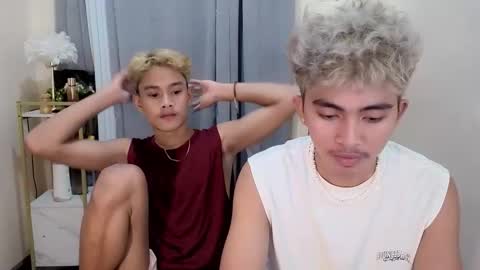 jaysee_hugecox online show from April 25, 2026, 10:18 pm