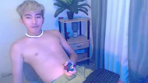 jaysee_hugecox online show from May 7, 2026, 7:03 am