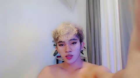 jaysee_hugecox online show from May 20, 2026, 6:58 pm