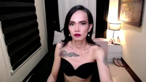 Anne Fox online show from April 21, 2026, 1:42 am