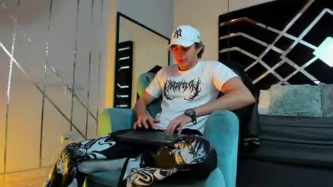 Snapshot of jaytaylorr chatting on June 15, 2026, 11:34 am Jay Taylor online show from June 15, 2026, 11:34 am