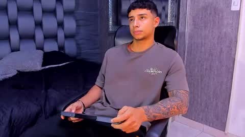 jaze_bradley online show from September 18, 2025, 11:23 am