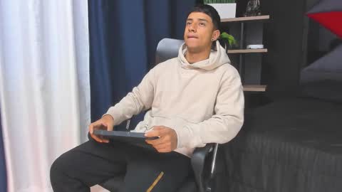 jaze_bradley online show from December 20, 2025, 11:06 am