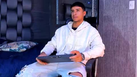 jaze_bradley online show from January 15, 2026, 11:15 am