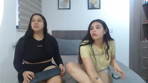 Jazmin and Scarlett online show from April 27, 2026, 10:57 am