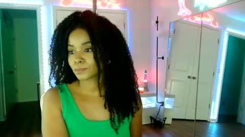Snapshot of jazminefox chatting on June 25, 2026, 7:40 pm Jazmine Fox online show from June 25, 2026, 7:40 pm