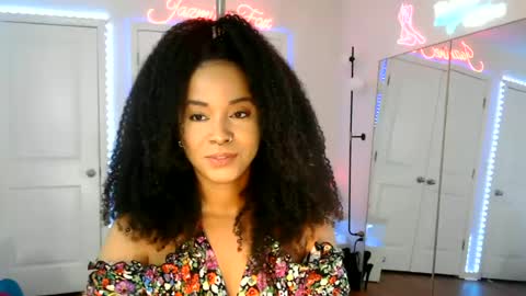 Snapshot of jazminefox chatting on June 27, 2026, 6:35 pm Jazmine Fox online show from June 27, 2026, 6:35 pm