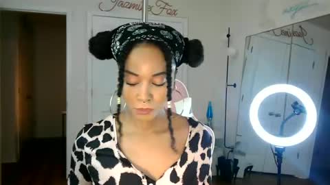 Snapshot of jazminefox chatting on July 14, 2026, 8:36 pm Jazmine Fox online show from July 14, 2026, 8:36 pm