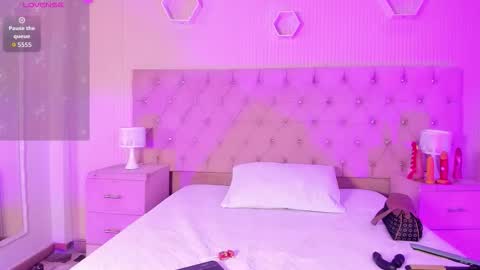 Jazminrusso  online show from February 18, 2026, 4:19 am