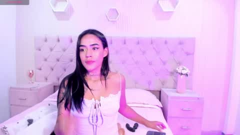 Jazminrusso  online show from April 3, 2026, 5:16 am