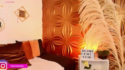 Jazmin online show from October 11, 2025, 1:20 pm