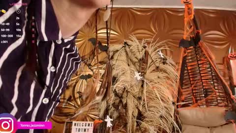 Jazmin online show from October 19, 2025, 1:34 pm