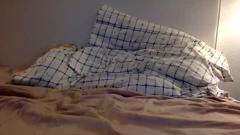 Snapshot of jbach121 chatting on December 17, 2025, 5:02 am jbach121 online show from December 17, 2025, 5:02 am