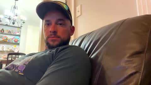 jbills910910 online show from March 27, 2026, 3:56 am