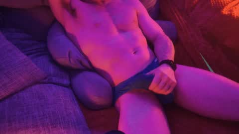Snapshot of jc281111 chatting on February 26, 2025, 10:20 pm Hornyhunk 30 online show from February 26, 2025, 10:20 pm