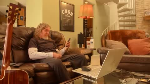 Snapshot of jdineuless chatting on January 16, 2025, 8:14 pm JDinEuless online show from January 16, 2025, 8:14 pm