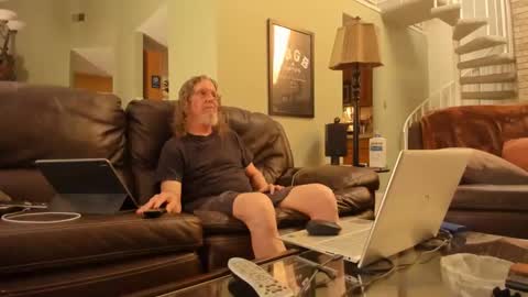 Snapshot of jdineuless chatting on February 27, 2025, 8:09 pm JDinEuless online show from February 27, 2025, 8:09 pm