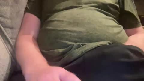 Snapshot of jdog31982 chatting on February 19, 2025, 2:33 am jdog31982 online show from February 19, 2025, 2:33 am