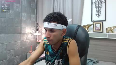 jdwhite18 online show from March 22, 2026, 11:30 pm