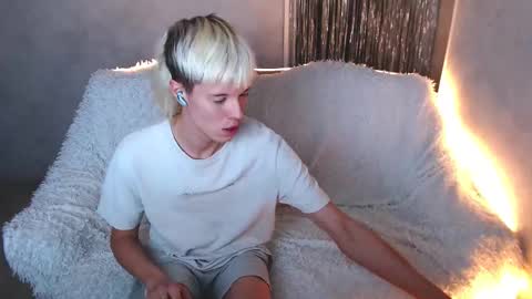 Snapshot of jealousangel chatting on November 17, 2025, 1:00 am Angel online show from November 17, 2025, 1:00 am