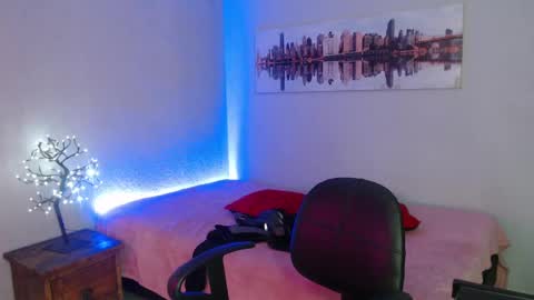 jeam_hot online show from December 15, 2024, 8:25 pm