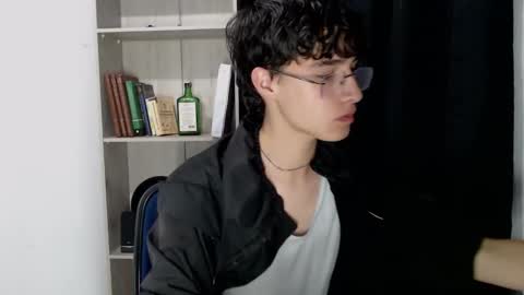 jeam_hot online show from December 19, 2024, 9:49 pm