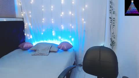 jeam_hot online show from December 24, 2024, 10:17 pm