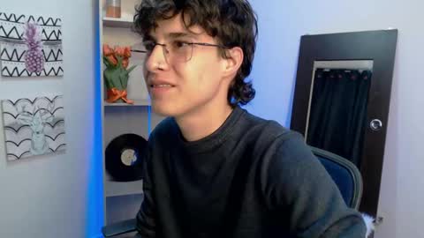 jeam_hot online show from January 6, 2025, 9:43 pm