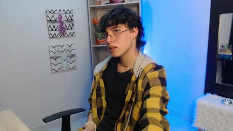 jeam_hot online show from January 22, 2025, 9:43 pm