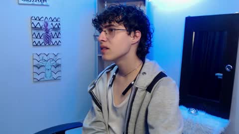 jeam_hot online show from February 2, 2025, 4:32 pm