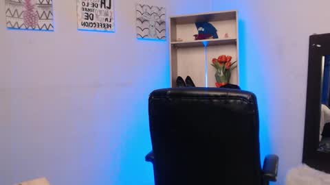 jeam_hot online show from September 8, 2025, 9:25 pm