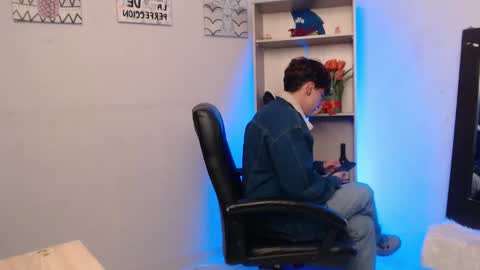 jeam_hot online show from September 9, 2025, 8:41 pm