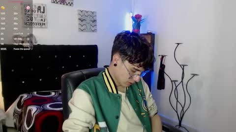 jeam_hot online show from October 20, 2025, 9:26 pm